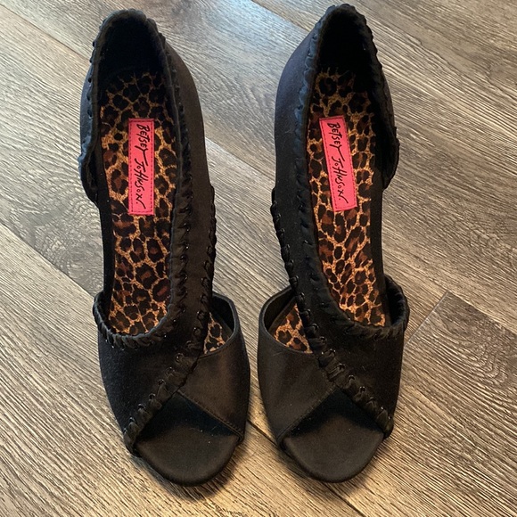 New Betsey Johnson Heels 7 - Picture 7 of 8